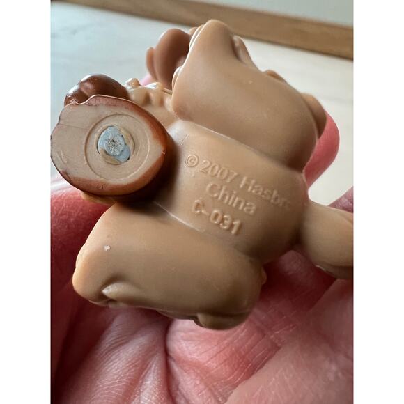 Littlest Pet Shop #678 Brown Sheepdog Blue Flower G2 Toy Figure 2007 - Picture 5 of 5